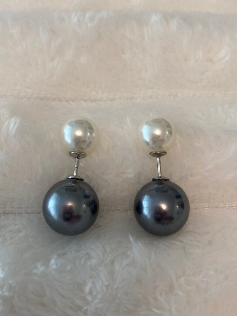 Gorgeous Glass Pearl Earrings Never Worn